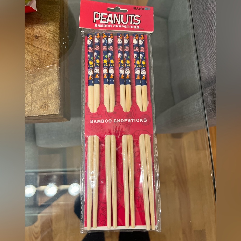 Peanuts snoopy chopsticks